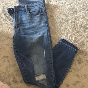 Ripped GAP skinny jeans. 30R true skinny